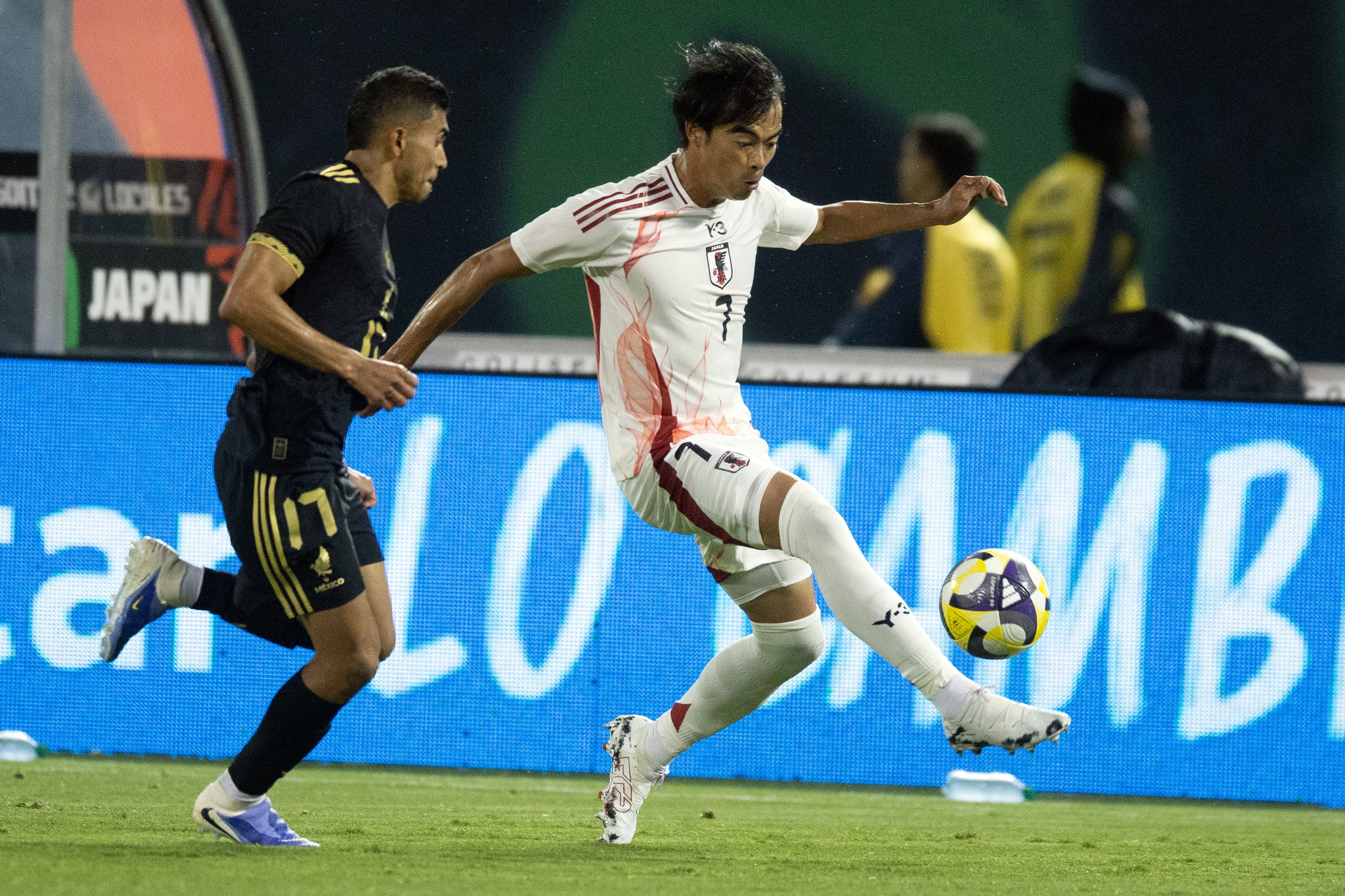 问鼎娱乐下载-三笘薰：日本队现状是进攻时传球多有效射门少，且容易被打反击